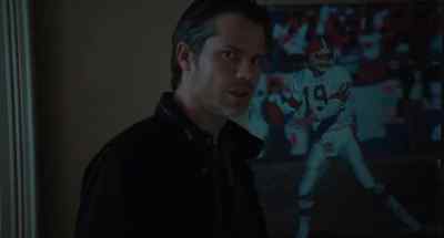 It's Bernie Kosar. - I Am Number Four