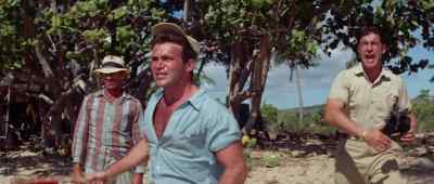 - It's Betty!
- Go back, Betty! - Dinosaurus!