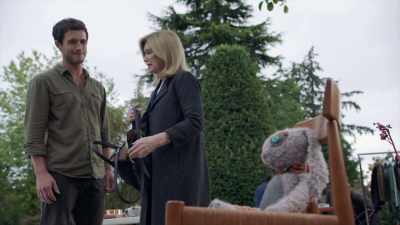 - It's Binky.
- [chuckles] - Imposters