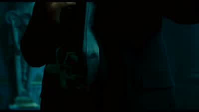 It's biting me! - Hellboy II: The Golden Army