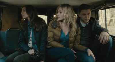 It's so bizarre, I don't
see any birds or anything. - Chernobyl Diaries