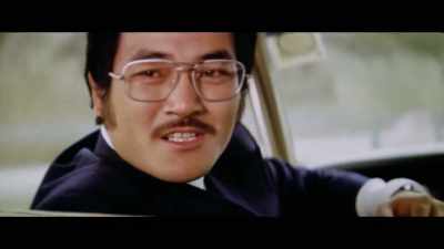 It's Bruce Lee,
kung fu star, at age 34. - Enter the Clones of Bruce