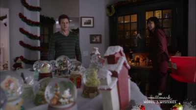 It's called
"Cluster, not Clutter," - Christmas in the Air