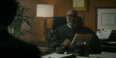 It's called offensive. I have
a valid reason for every juror I've cut. - The Lincoln Lawyer