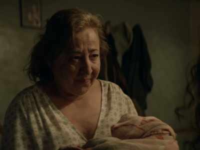 -It's Claudia's.
-(Sara sobs) - Piggy