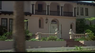 It's so clean out hereBecause they don't throw garbage away They make it into TV shows - Annie Hall