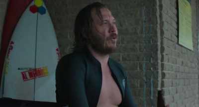 - It's cold as fuck--
- Go in the ocean. - No Hard Feelings