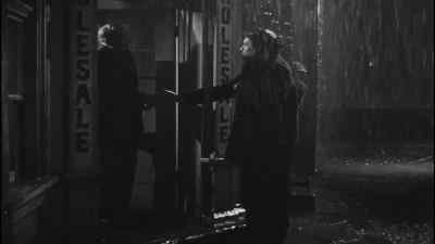 It's coming down.
Aye, it is. - The Keys of the Kingdom