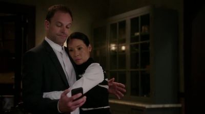 It's my contact
at the cell phone company. - Elementary