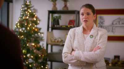 It's so crazy
it might just work. - Meet Me Under the Mistletoe