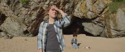 - It's dangerous!
- You wanna see dangerous? - Four Kids and It