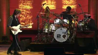 It's so definite,
and he so definitely sounds - Jeff Beck: Still on the Run