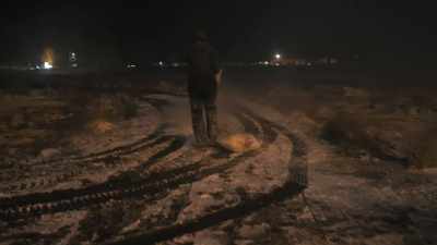 It's definitely tire tracks
and that, car tracks. - Game of Thrones: The Last Watch