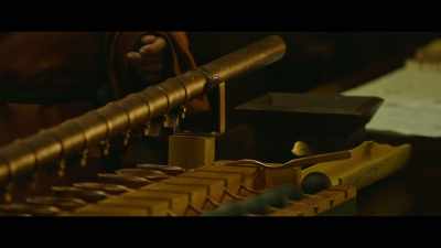 It's designed so that a bead
will fall like this every hour. - Forbidden Dream