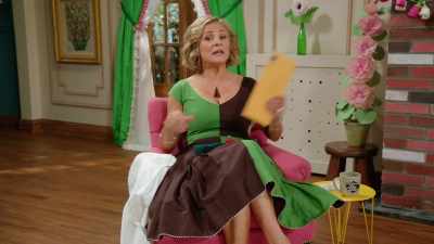 It's difficult for even
the most fashion-conscious - At Home with Amy Sedaris
