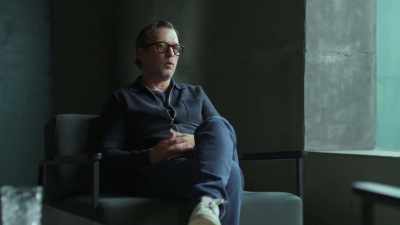 -: It's difficult, for sure, - Inside the Mind of a Con Artist