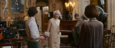 It's difficult for the kitchen
if we change the usual timings. - Downton Abbey: A New Era