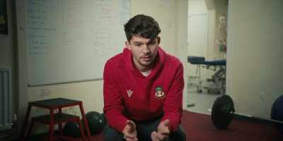 It's doing it
for all my friends, my family, - Welcome to Wrexham