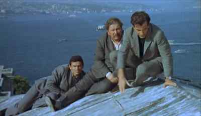 - It's down here.
- Will you be going through that window? - Topkapi
