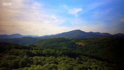 It's early autumn. - Wales: Land of the Wild