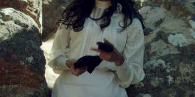It's easier there. - Picnic at Hanging Rock