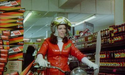 It's easy to kill live people - The Death Wheelers