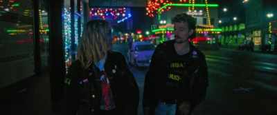- It's fat.
- Oh, he be gaping that shit - Christmas Bloody Christmas