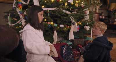 It's because Father Christmas
couldn't see the house. - Father Christmas Is Back