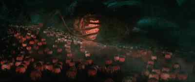 It's feeding. - War of the Worlds: The Attack