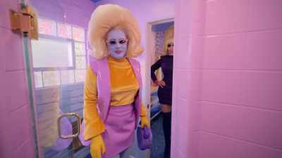 It's fierce, right? I love it.
Right, I'm getting in. - Trixie Motel