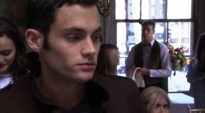 It's fine.It's fine.Everyone
can stop looking. - Gossip Girl