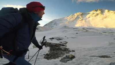 It's five in the morning - Kilian Jornet, Path to Everest
