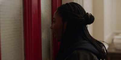 It's my flat. You can't look me out.
Can you open the door, please? - The Responder