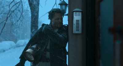It's Frank! The exterminator!
Buzz me up, dammit. - Sting