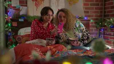 "It's giving!" - The Holiday Junkie