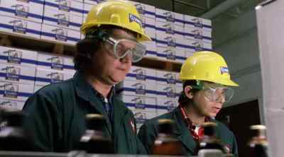 - It's going berserk.
- Ben, how'd this happen? - Strange Brew