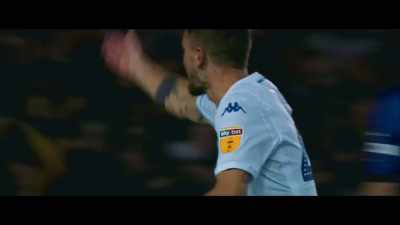 It's going to fall to Klich. He tries one.
Oh, it's the equaliser. - Take Us Home: Leeds United