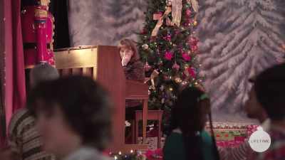 It's going great. - A Christmas in Tennessee
