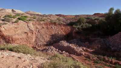 It's gone.
..and face danger in the dark. - Outback Opal Hunters