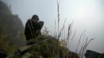 It's gonna be a safe but mad
dash down this mountaintop. - Life Below Zero: Next Generation