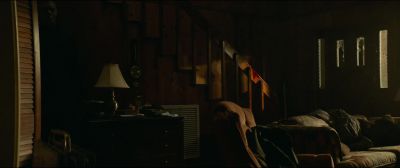 - It's gonna be okay.
- I'm locked in a cage. - Halloween