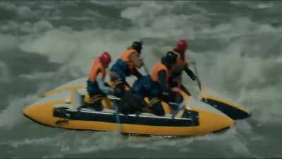 - It's gonna capsize!
- Wait, stop, turn around! - Pain Threshold