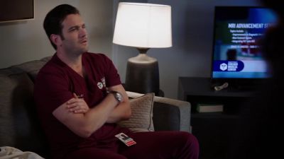 It's gonna come through. - Chicago Med