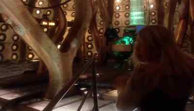 It's gonna follow us. - Doctor Who