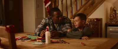 It's good to see that you're
getting into the season, - Feather Christmas