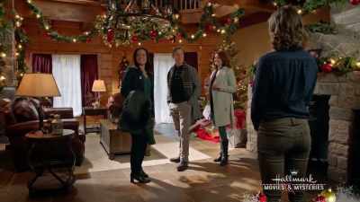 It's gorgeous.
We've been looking all over, - Northern Lights of Christmas