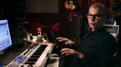 It's got a combination
of piano - David Bowie: The Last Five Years