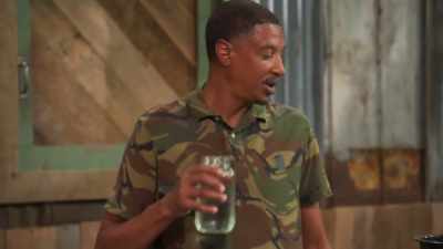 It's got a hint
of that pepper in it, - Moonshiners: Master Distiller