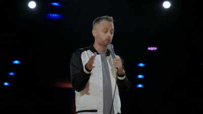 It's got a little backyard,
and so they moved in. - Nate Bargatze: Hello World