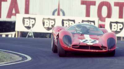 It's got a new engine that's derived
from their Formula One engine, - Shelby American